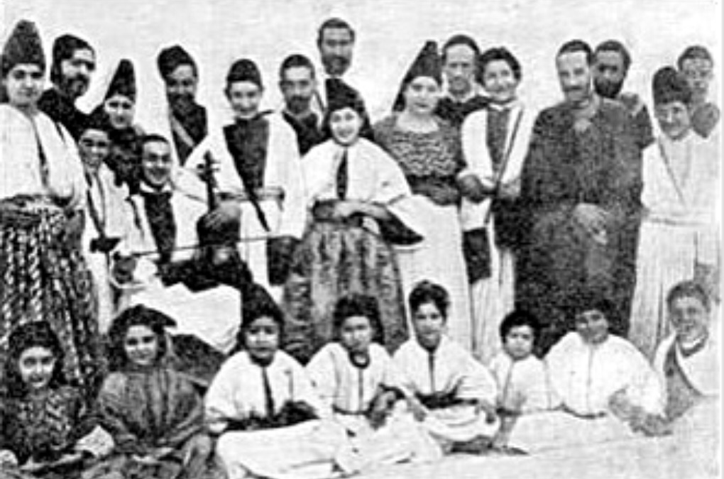 Old black and white picture of the Moroccan Jewish Community in Fez 